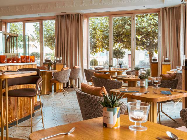 Innenbereich La Mommerie Brasserie im Yachthotel Helvetia