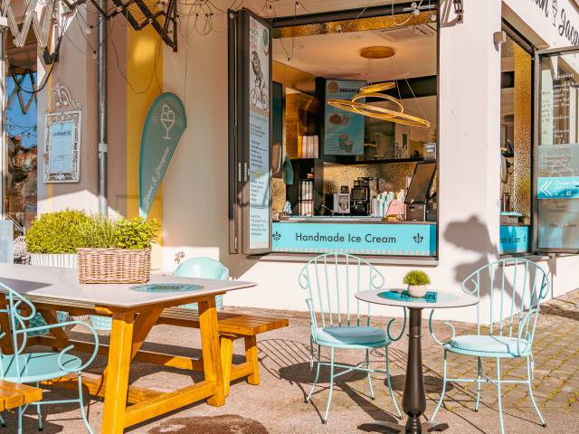 Jean & Jacques Eiscafé am Hafen von Lindau