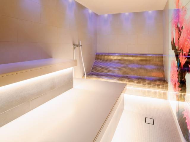 Modernes Dampfbad im Wellnesshotel Helvetia