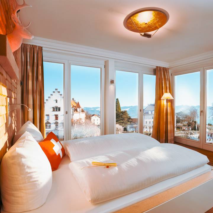 Swiss Mountain Suite im Yachthotel Helvetia mit Blick auf die Alpen