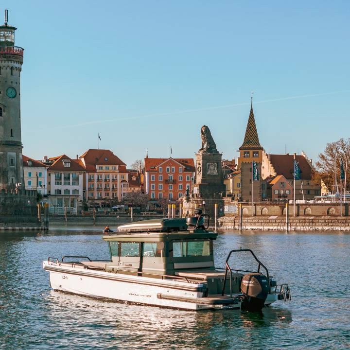 Übernachten in einer Yacht vor der Insel Lindau