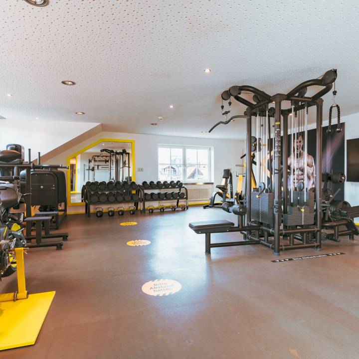 Modernes Gym im Yachthotel am Bodensee