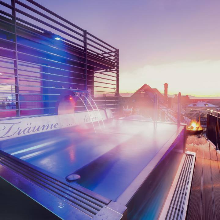 Unser Spa mit Relaxpool über den Dächern der Insel Lindau - Hotel Helvetia